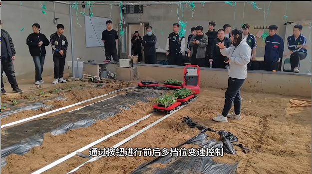 设施环形轨道多功能作业车2